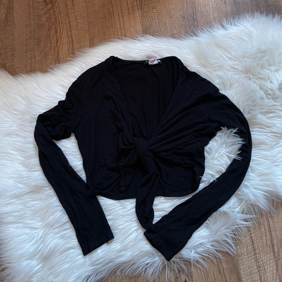 FASHION NOVA Black Long Sleeve Tie Front Top - Picture 1 of 3